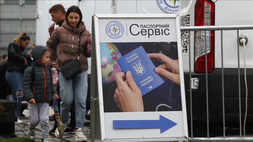 Polish president vetoes aid law, plans to limit support for Ukrainian refugees