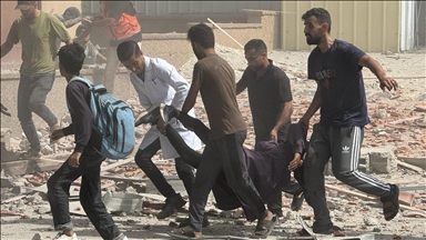بينهم 4 صحفيين.. إسرائيل تقتل 14 فلسطينيا بقصف مجمع ناصر