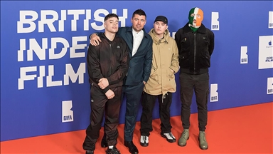 Paris'teki festivalde İrlandalı müzik grubu Kneecap, İsrail'in "soykırımı"na tepki gösterdi