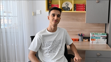 YKS Türkiye birincisi Ahmet Eren Özyurtseven'in tercihi bilgisayar mühendisliği oldu