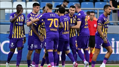 قدم.. أيوب سبور يفوز بصعوبة على ألانيا في الدوري التركي