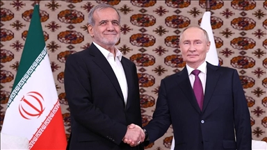 Les présidents russe et iranien discutent du sommet en Alaska, de la guerre en Ukraine et du nucléaire