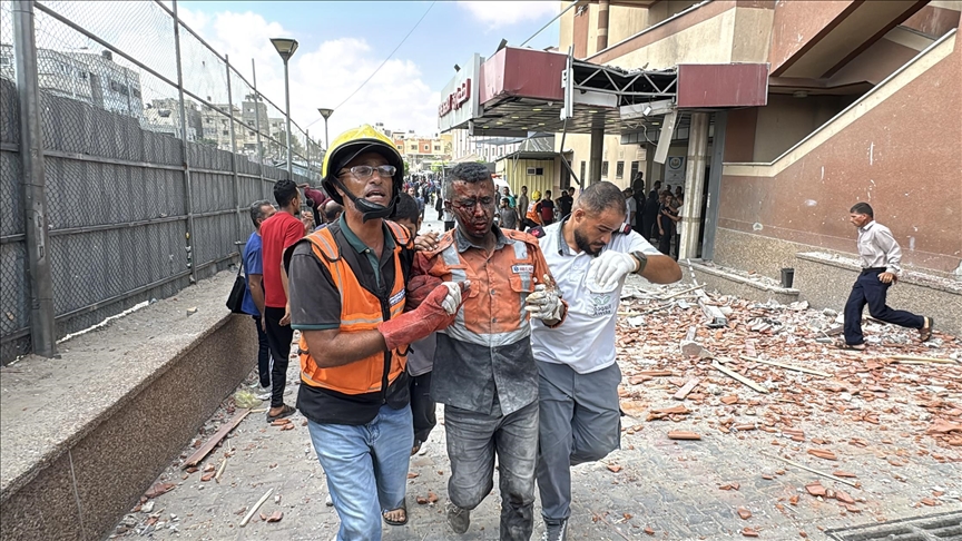 حكومة غزة تُفند رواية إسرائيل "المٌضللة" حول مجزرة "مشفى ناصر" 