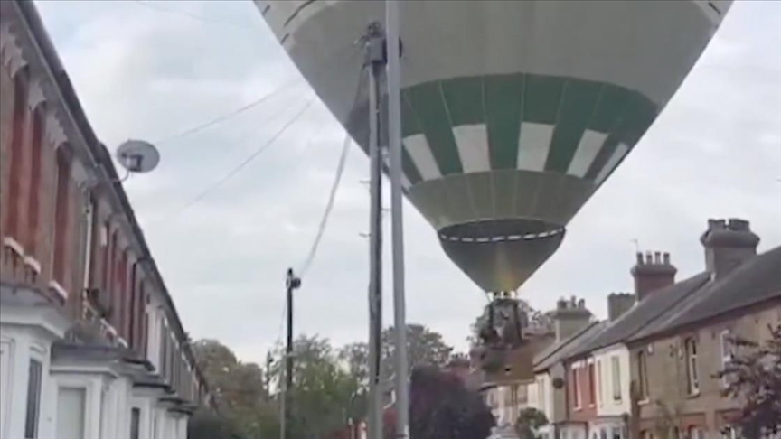 Britani, një balonë bën ulje emergjente në rrugë