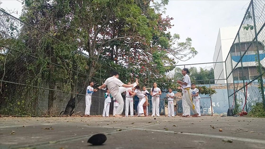 Capoeira në favelat e Rios: kulturë, identitet dhe rezistencë
