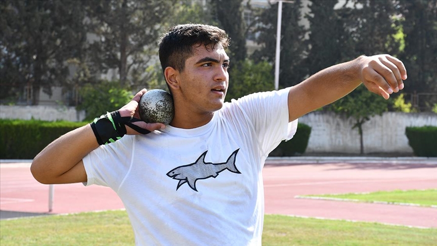 Atletizmde sezona 4 madalyayla başlayan Muhammed'in hedefi uluslararası başarı