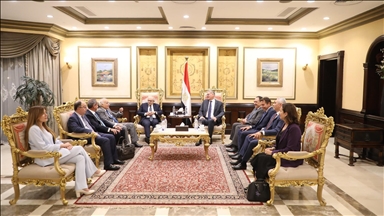 رئيس الحكومة اللبنانية يصل مصر في أول زيارة رسمية