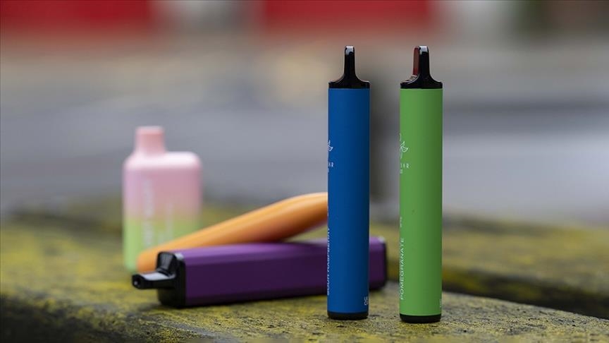 Dutch doctors threaten legal action against Snapchat over continued illegal vape sales