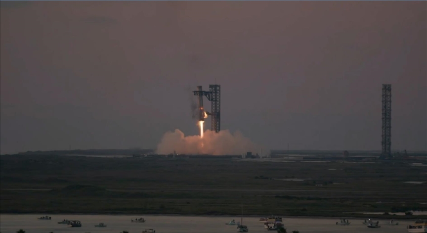 SpaceX'in Starship roketi, 10’uncu test uçuşunu başarıyla tamamladı