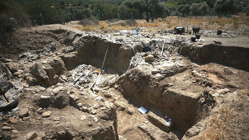 Türkiye'nin en batısında 8 bin 800 yıllık 5 mimari yapı ortaya çıkarıldı