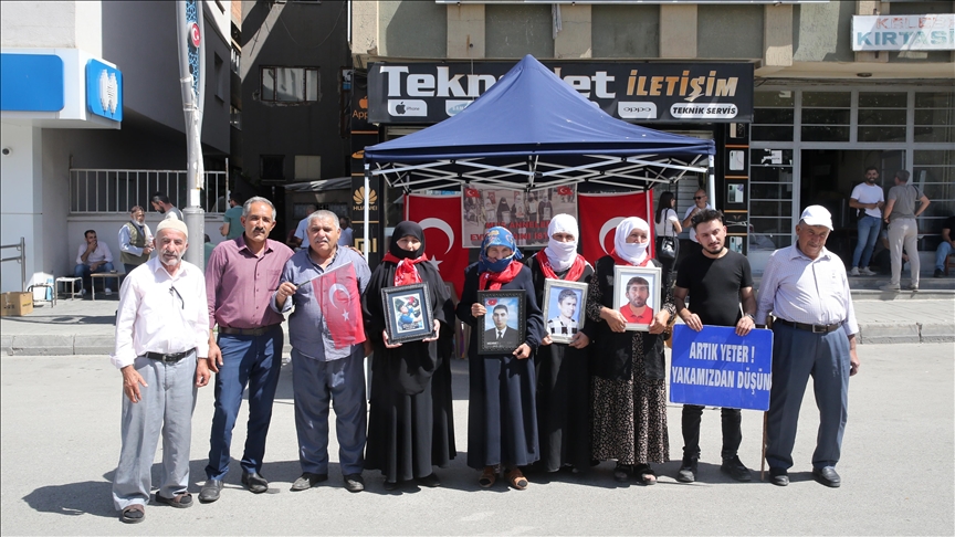 Malbatên Mûşî çalakiya xwe ya li ber avahiya DEM Partiyê domand