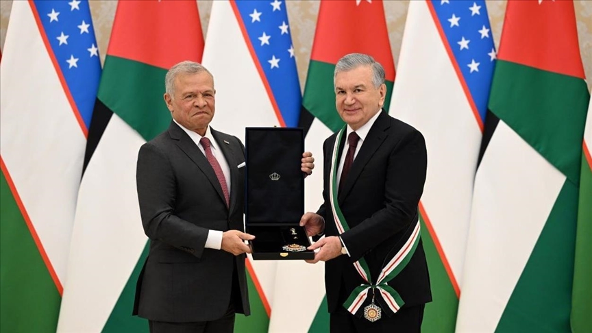 Президент Узбекистана награжден высшим знаком Иордании