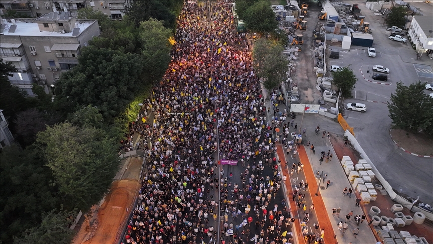 Qindra njerëz protestojnë në Tel Aviv duke kërkuar lirimin e pengjeve izraelite