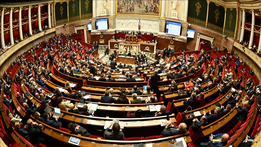 French minority government’s potential collapse puts economy in stalemate