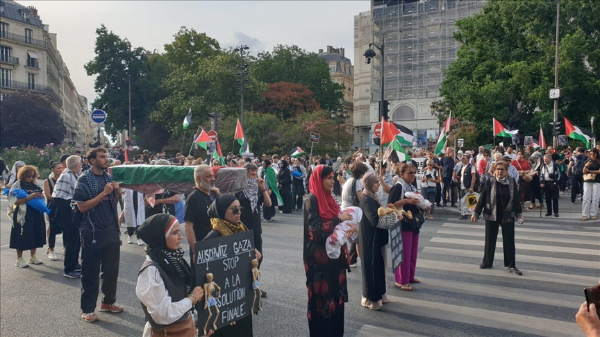 France : Des centaines de manifestants dénoncent le “génocide” à Gaza lors d’un rassemblement à Paris