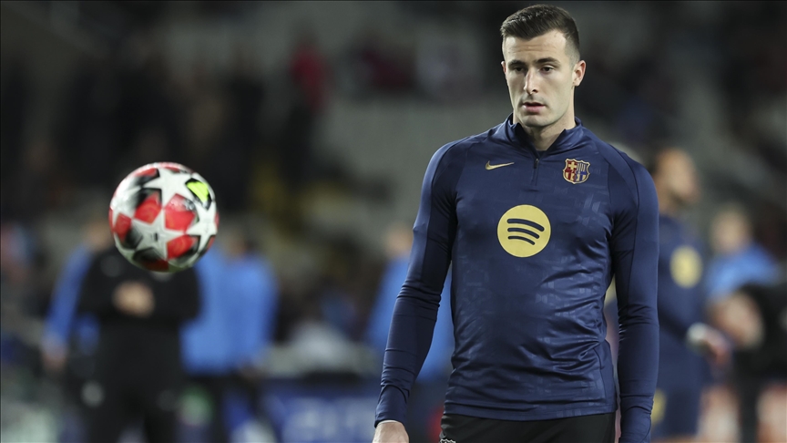 قدم.. برشلونة يمدد عقد إيناكي بينيا حتى 2029 ويعيره لإلتشي