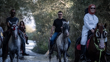 Opuštanje u sedlu: Jahačke ture sve češća turistička, ali i terapeutska atrakcija u turskom Erzurumu