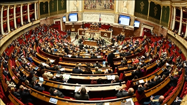 French minority government’s potential collapse puts economy in stalemate