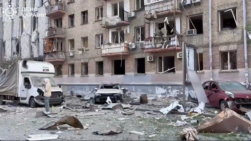 U ruskim zračnim napadima u Kijevu ubijeno najmanje osam osoba