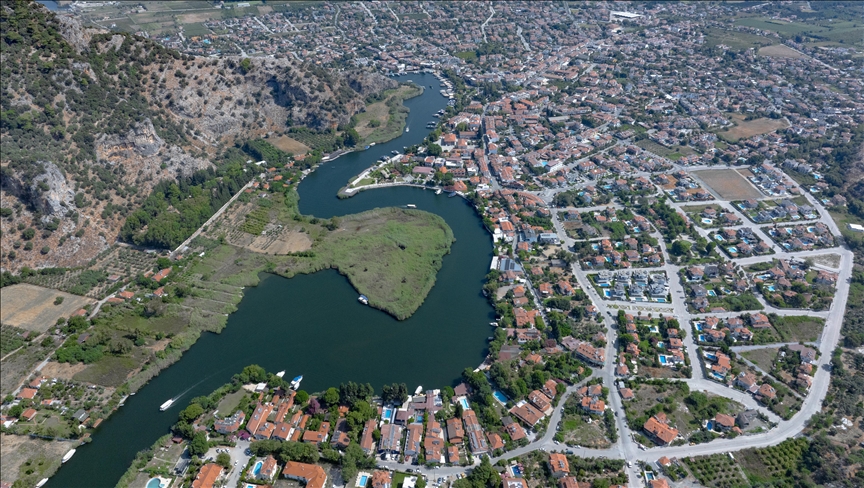 Dalyan  perla mahnitëse me bukurinë e saj natyrore dhe trashëgiminë historike