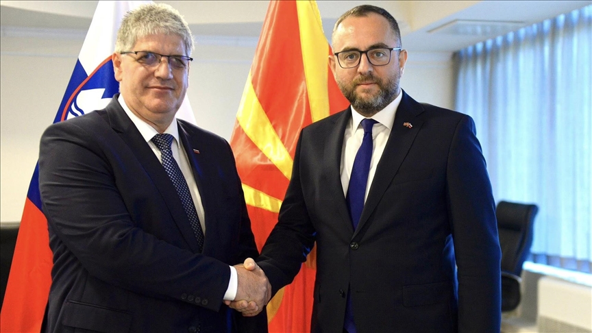 Ministri i Brendshëm i Maqedonisë së Veriut takon homologun slloven në Ohër