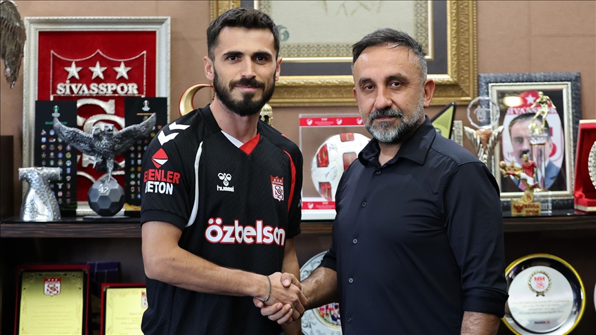 Futbollisti shqiptar Valon Ethemi firmos me klubin turk Sivasspor