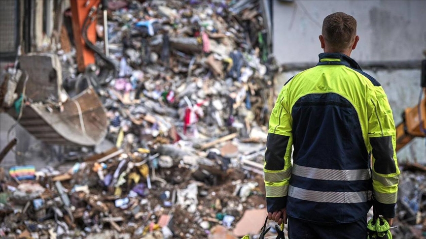 Death toll from Russian attack on Kyiv rises to 14, day of mourning declared