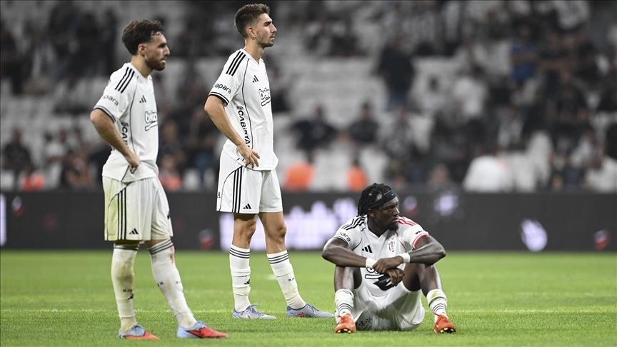 قدم.. بشيكطاش وباشاك شهير يودعان دوري المؤتمر الأوروبي
