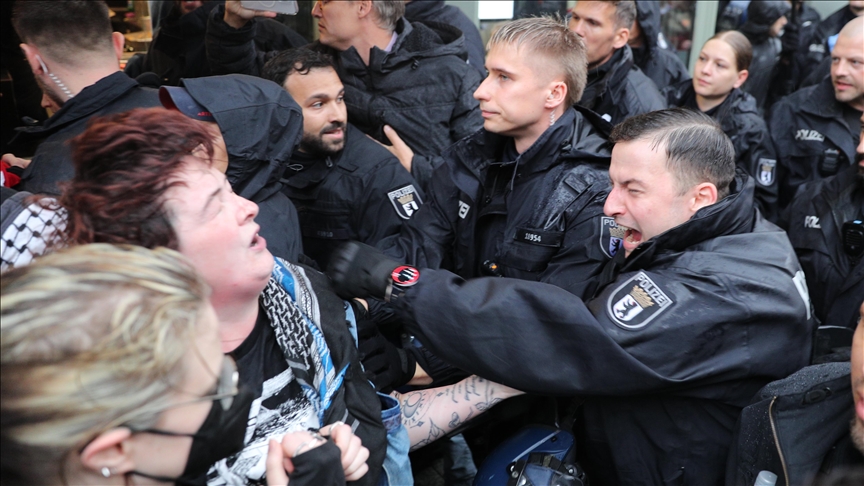 Policia gjermane ndërhyn me forcë ndaj protestuesve propalestinezë në Berlin