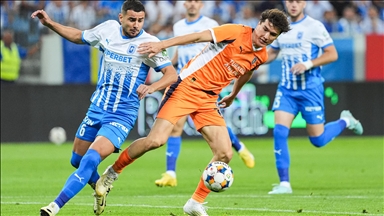 İstanbul Başakşehir, UEFA Konferans Ligi play-off turu rövanşında Universitatea Craiova'ya 3-1 yenildi