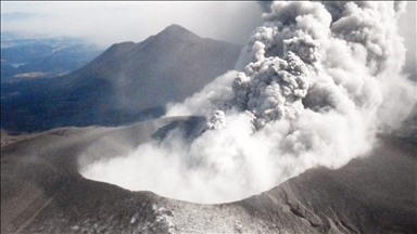 Japan's Shinmoe volcano erupts, sending columns of ash as high as 5,500 meters