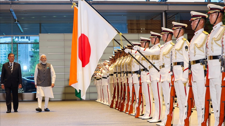 Japan, India vow to boost defense, economic cooperation