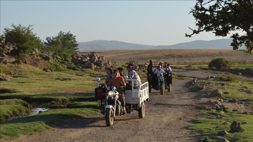 Li Mûşê bêrîvan bi motorbisqilêtên qerase diçin bêriyê