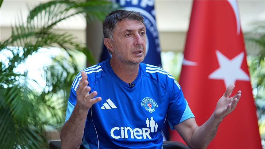 Şota Arveladze: Kvaratskhelia, tek başına herkesi yenebilir