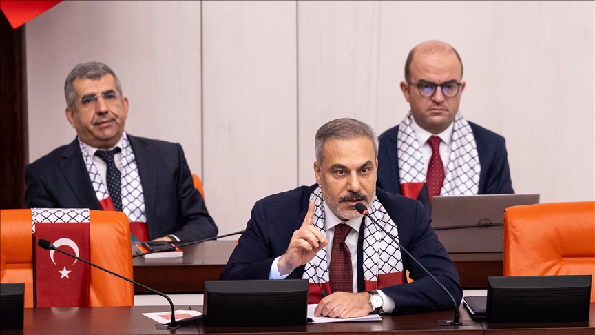 El canciller turco advierte que los ataques de Israel a Gaza amenazan con sumir a toda la región en un conflicto