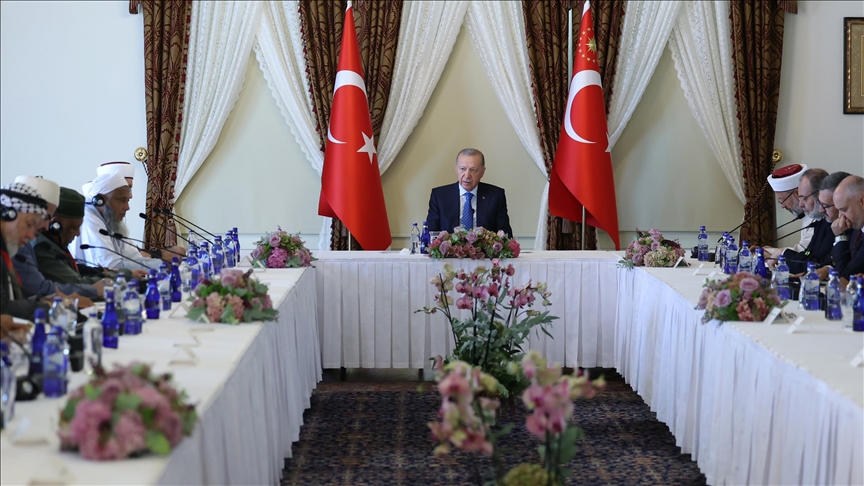 Turkish President Erdogan receives delegation of International Union of Muslim Scholars