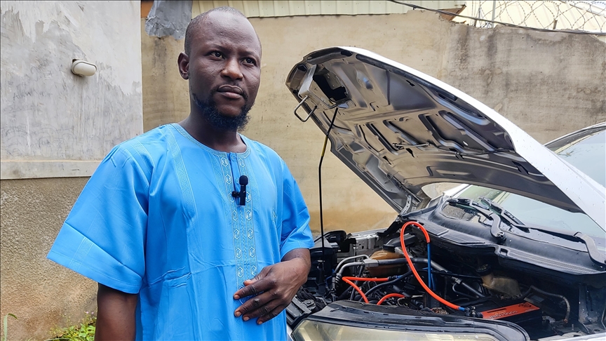 Inxhinieri nigerian zhvillon pajisjen që siguron automjetet të punojnë me ujë