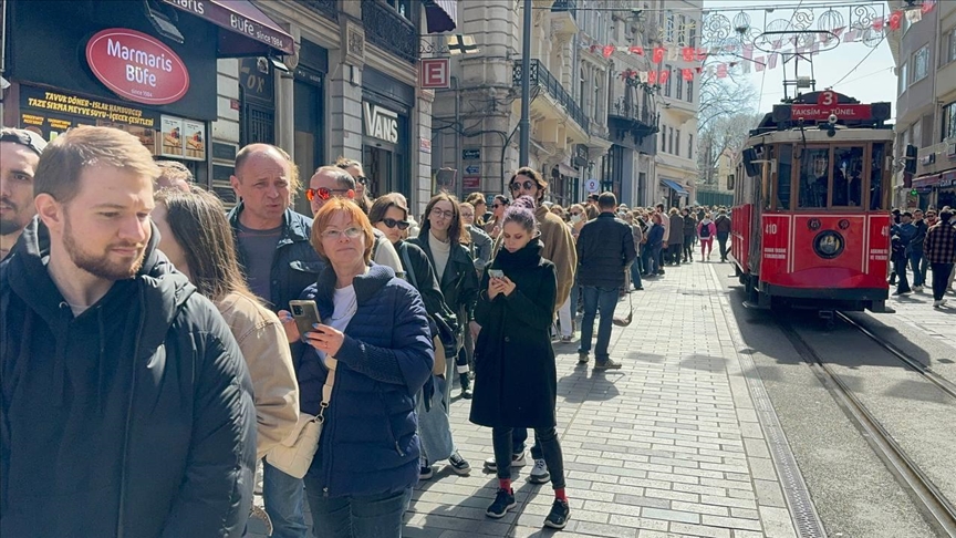 La tasa de desempleo en Türkiye descendió al 8% en julio