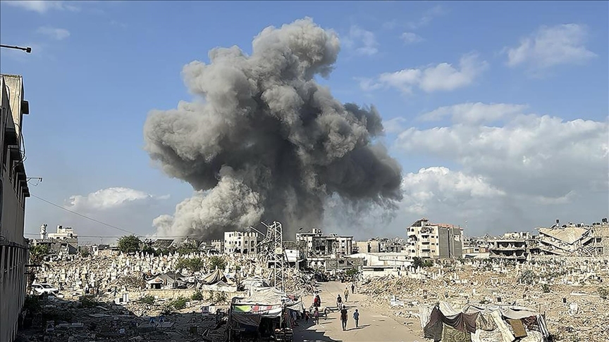 الجيش الإسرائيلي يقتل 32 فلسطينيا بقطاع غزة وينسف منازل