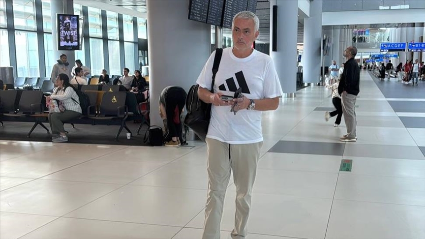 Jose Mourinho napustio Istanbul nakon raskida saradnje s Fenerbahceom
