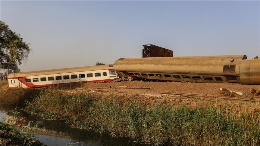 Train derailment kills 3, injures scores in northern Egypt