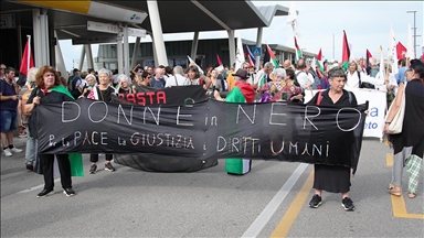 Venedik Film Festivali'nin yapıldığı Lido Adası'nda Filistin'e destek yürüyüşü düzenlendi