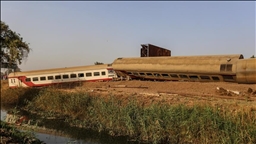 Train derailment kills 3, injures scores in northern Egypt
