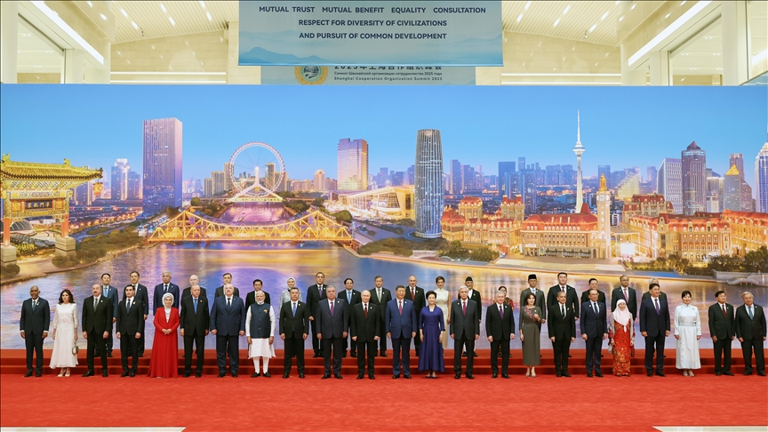China’s Xi hosts foreign guests for banquet as part of SCO summit