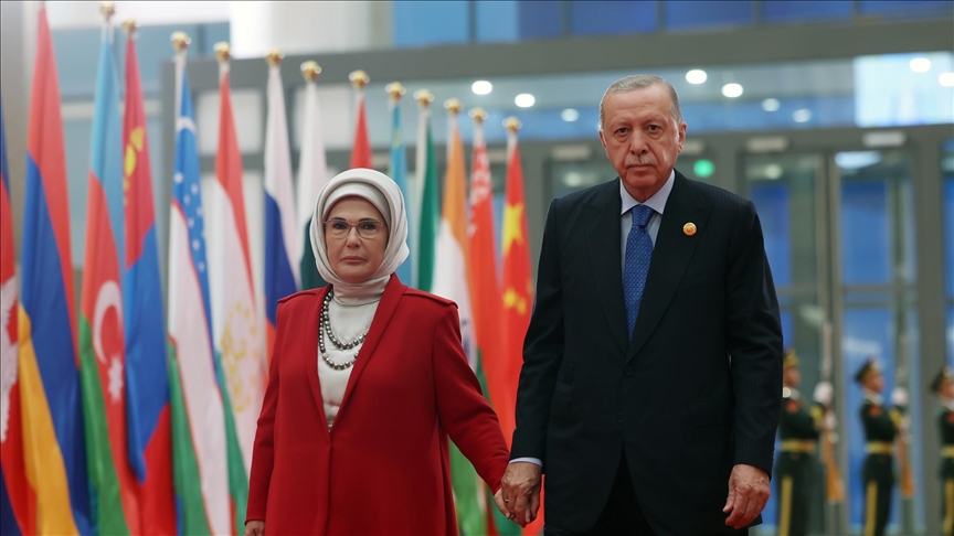 الرئيس أردوغان يشارك بمأدبة عشاء أقامها نظيره الصيني