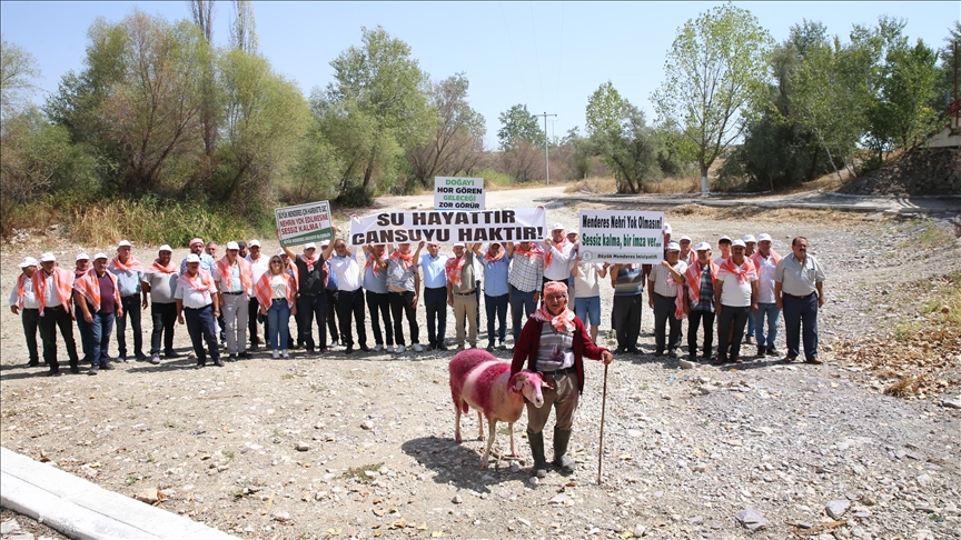 Denizli'de 852 yıllık gelenek bu kez kuruyan nehir yatağında sembolik olarak yapıldı