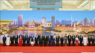 China’s Xi hosts foreign guests for banquet as part of SCO summit