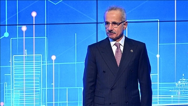 Bakan Uraloğlu, 5G ihalesinin 16 Ekim'de gerçekleştirileceğini bildirdi