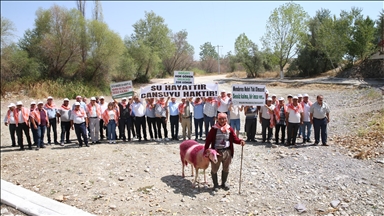 Denizli'de 852 yıllık gelenek bu kez kuruyan nehir yatağında sembolik olarak yapıldı
