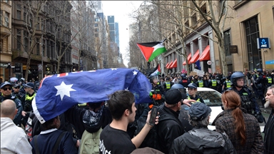 Tenzije između antiimigrantskih krajnje desničarskih grupa i propalestinskih demonstranata u Australiji